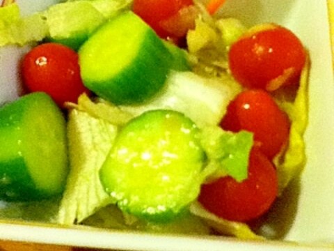 野菜たっぷりシンプルサラダ